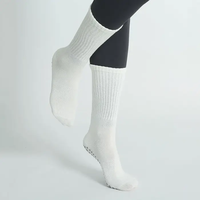Chaussettes de Yoga professionnelles pour femmes, en coton, mi-tube, antidérapantes, en Silicone, po