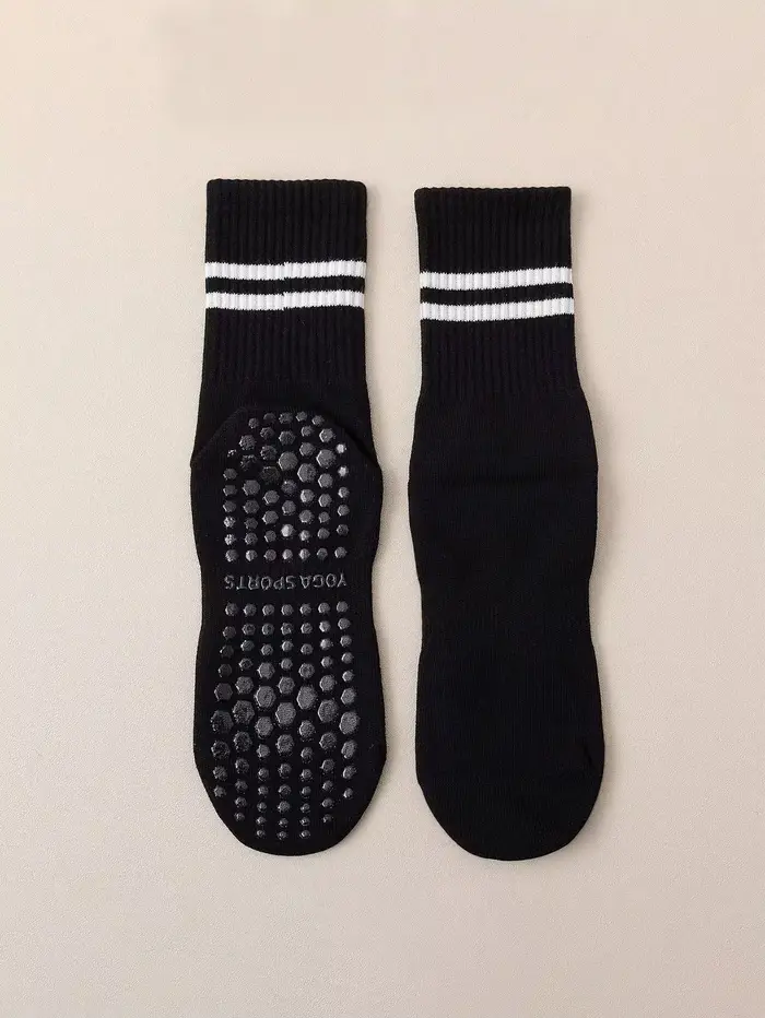2025 nouvelles chaussettes Pilates avec poignées pour femmes chaussettes de Yoga chaussettes de barr