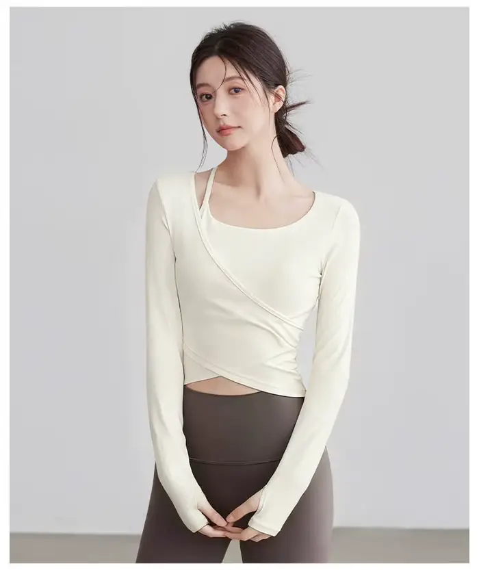 Vêtements de yoga pour femmes avec coussinets de poitrine