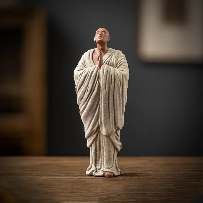 Sculpture de moine bouddhiste Zen