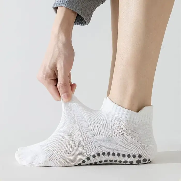 Chaussettes de Yoga hommes coton mince Silicone poignée antidérapante Pilates chaussette à cheville basse