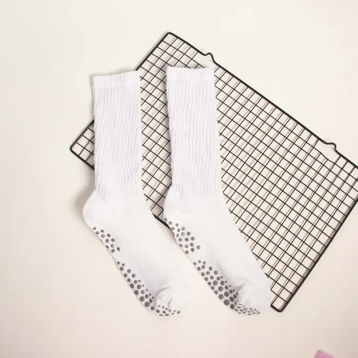 1 paire de chaussettes de sol antidérapantes en Silicone pour femmes, Pilates d'intérieur, respirant