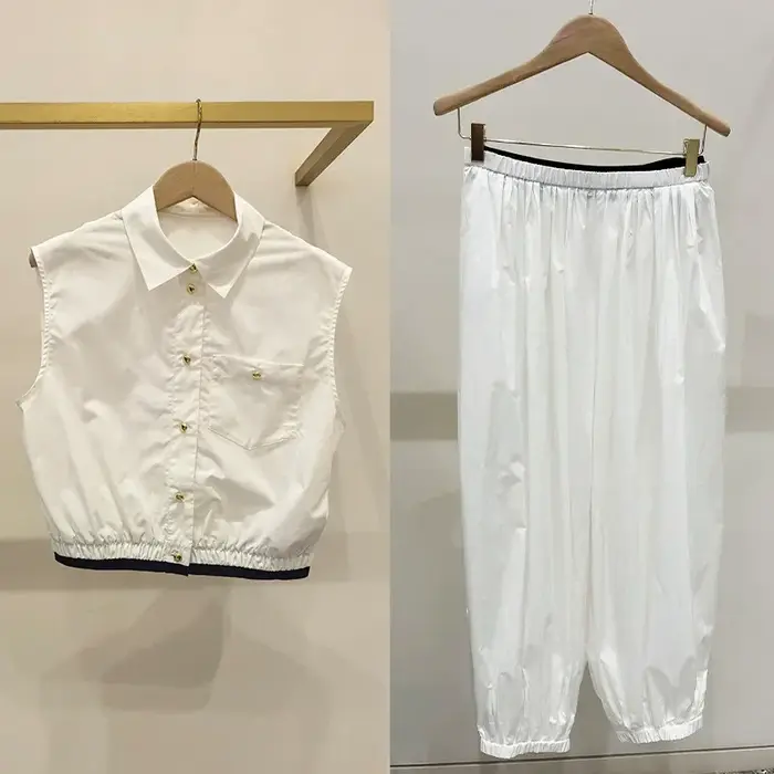 Chemise sans manches pour femme avec ourlet contrastant