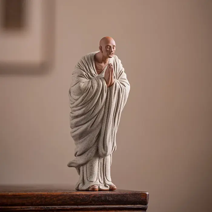 Sculpture de moine bouddhiste Zen