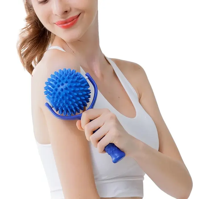 Rouleau de massage à picots pour stimulation des points de pression et des points d'acupuncture, idéal pour la relaxation musculaire et le soulagement de la douleur, très prisé par les employés de bur