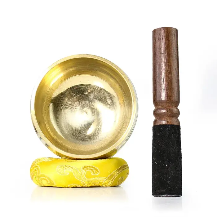 Filles de méditation et de chant sonore bouddha