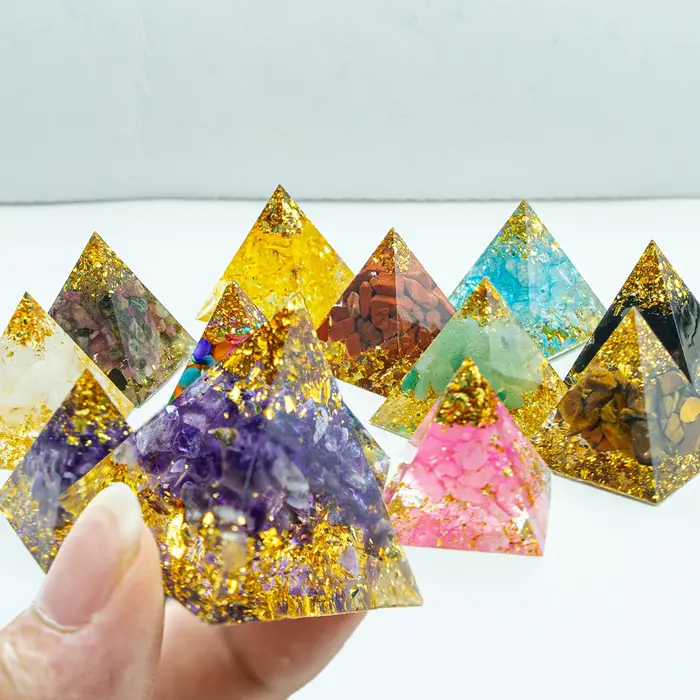 Pyramide de guérison Reiki 7 chakras