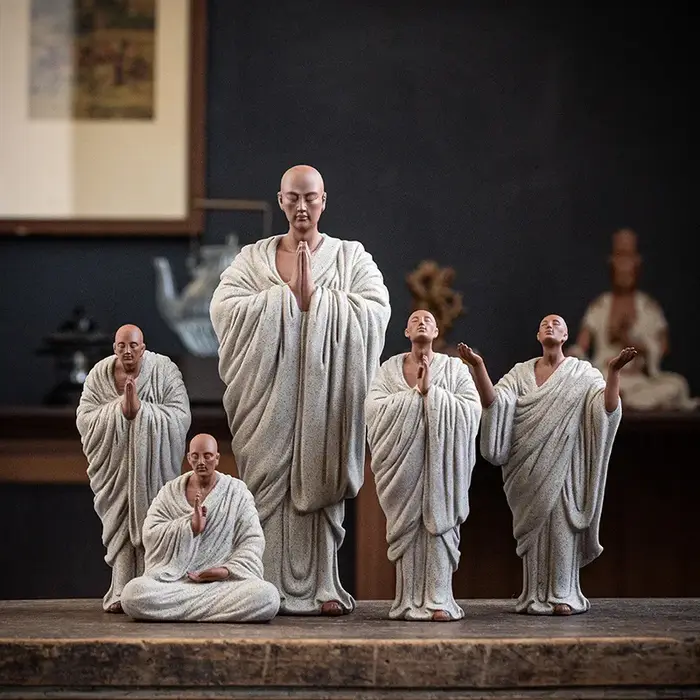 Sculpture de moine bouddhiste Zen