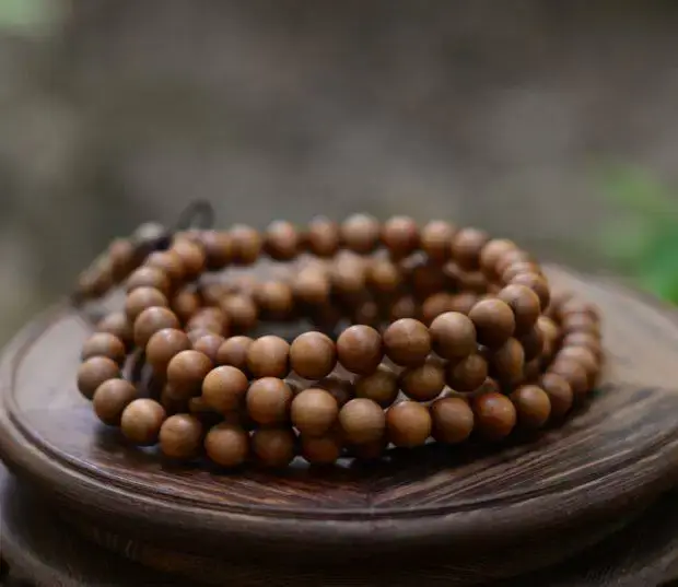 Bracelet mala 108 perles en bois de santal de Mysore naturel pour yoga