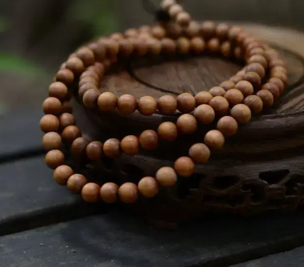 Bracelet mala 108 perles en bois de santal de Mysore naturel pour yoga