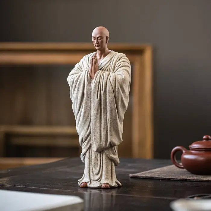 Sculpture de moine bouddhiste Zen