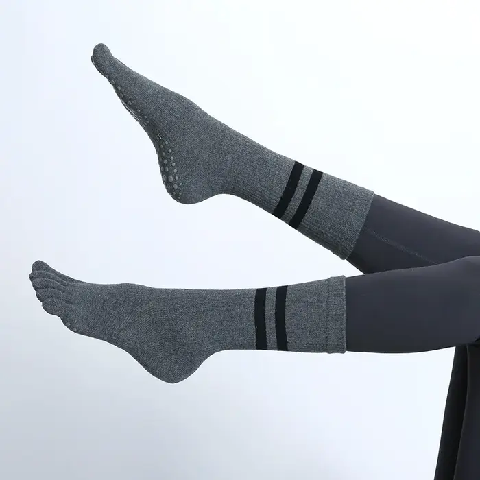 Chaussettes de Pilates antidérapantes à cinq orteils pour femmes, chaussettes de Yoga respirantes en