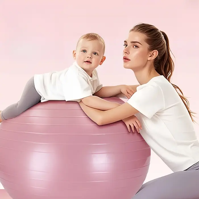 Les balles de fitness de haute qualité sont utilisées pour exercer la stabilité du Pilates et conviennent aux exercices d'étirement et de base.