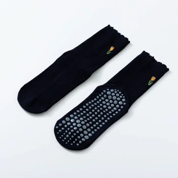 Chaussettes de Yoga et Pilates brodées de fleurs pour femmes