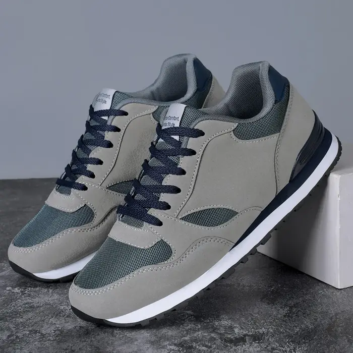 Respirant nouveaux hommes chaussures de marche en plein air Flexible unisexe chaussures de course an